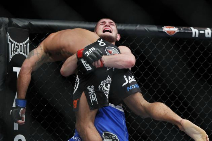 Khabib campeão